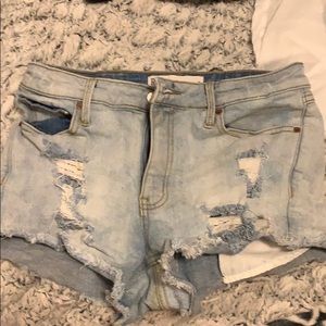Super cute white washed shorts